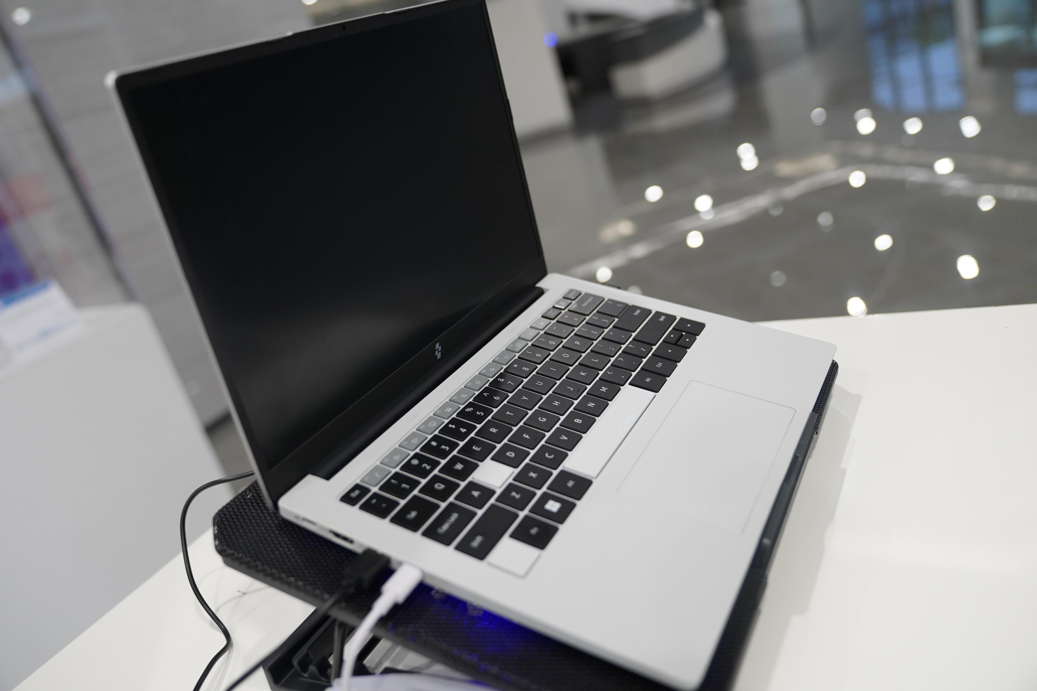 英特尔|预算5000元 I 如何选择一款适合自己的笔记本电脑?