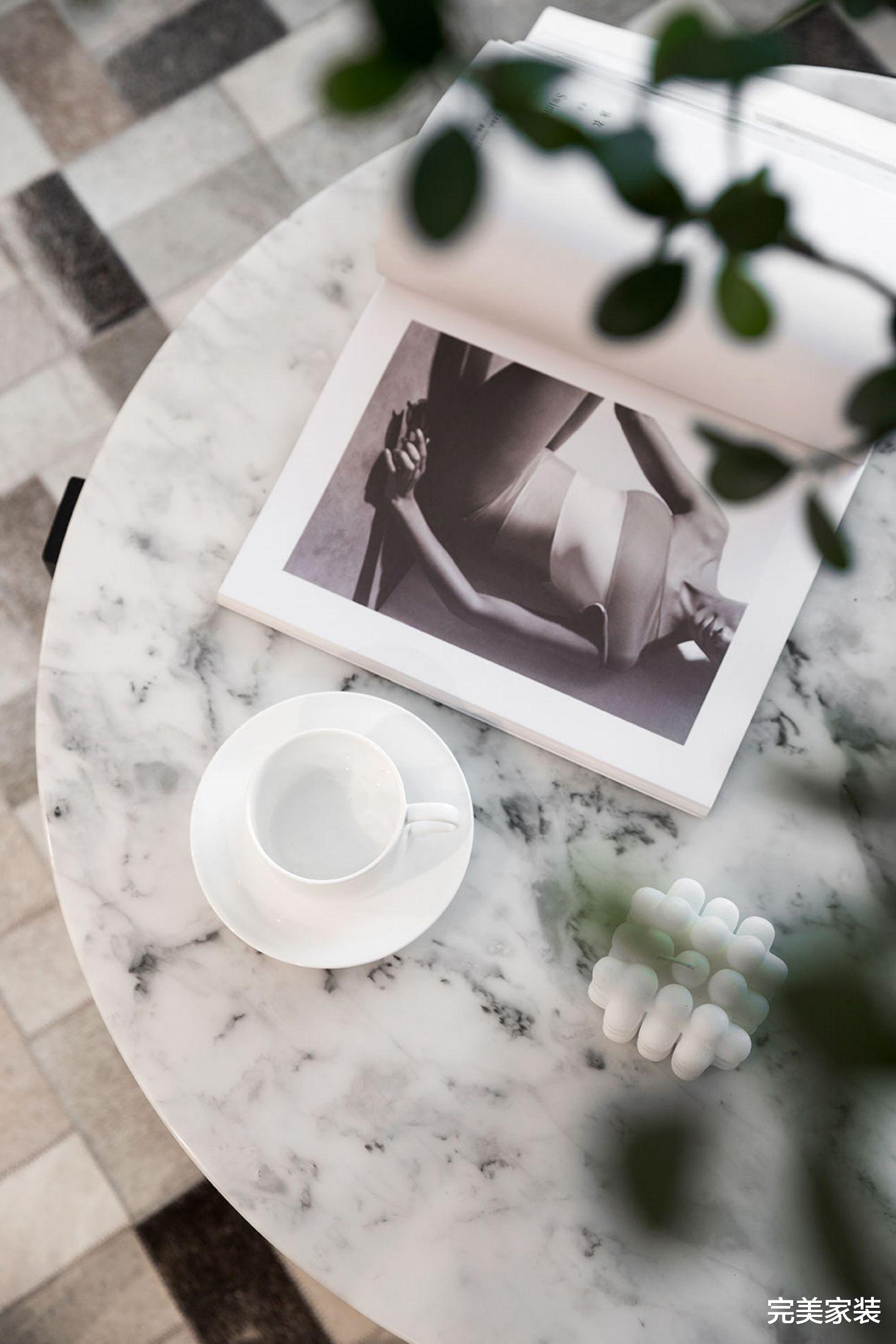 武汉80后小夫妻的“超简婚房”,只要爱意浓,不用在意形式!