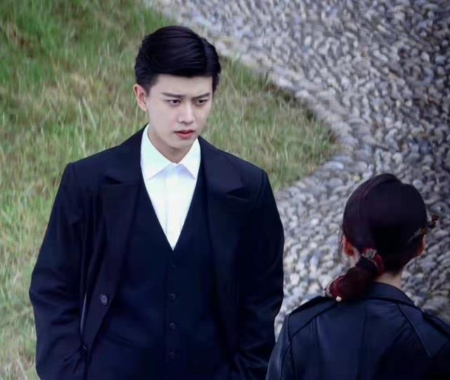 请君|任嘉伦出演民国剧《请君》,女主气质不输热巴,光看路透就心动了