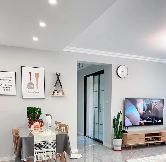 客厅面积小,乳胶漆的颜色选择很关键!选对了,客厅宽敞明亮