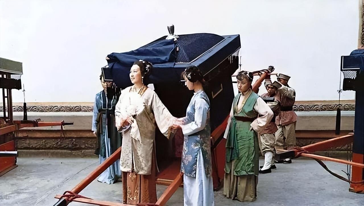 林更新|她因出演薛姨妈，成为“国民好姨妈”，她几乎是演了自己