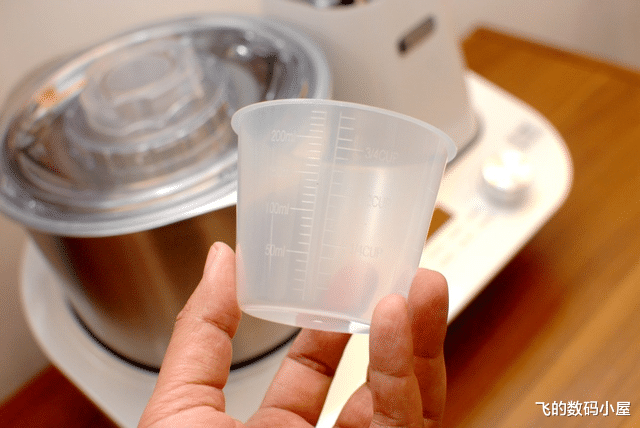 和面是个技术活？有了moido 多功能和面机，新手也能变面食大师