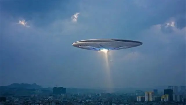 美媒爆料新的细节,美军舰队曾遭UFO群包围,导弹首次锁定UFO