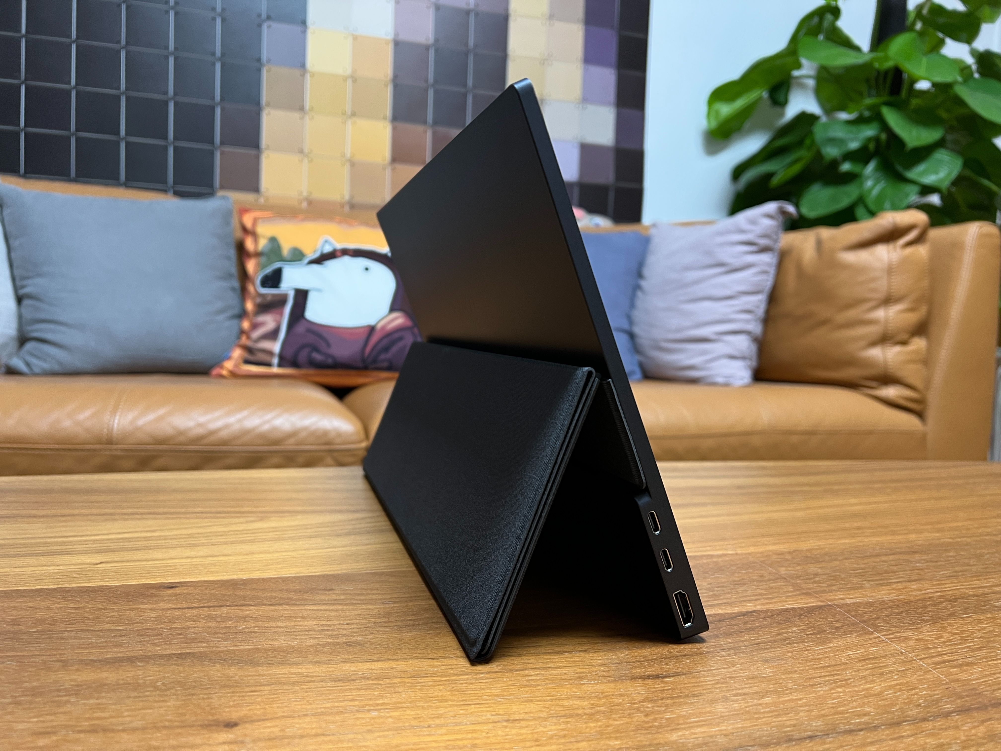 苹果|年轻人的第一块OLED？Mac、次时代的完美搭档：CForce便携屏体验