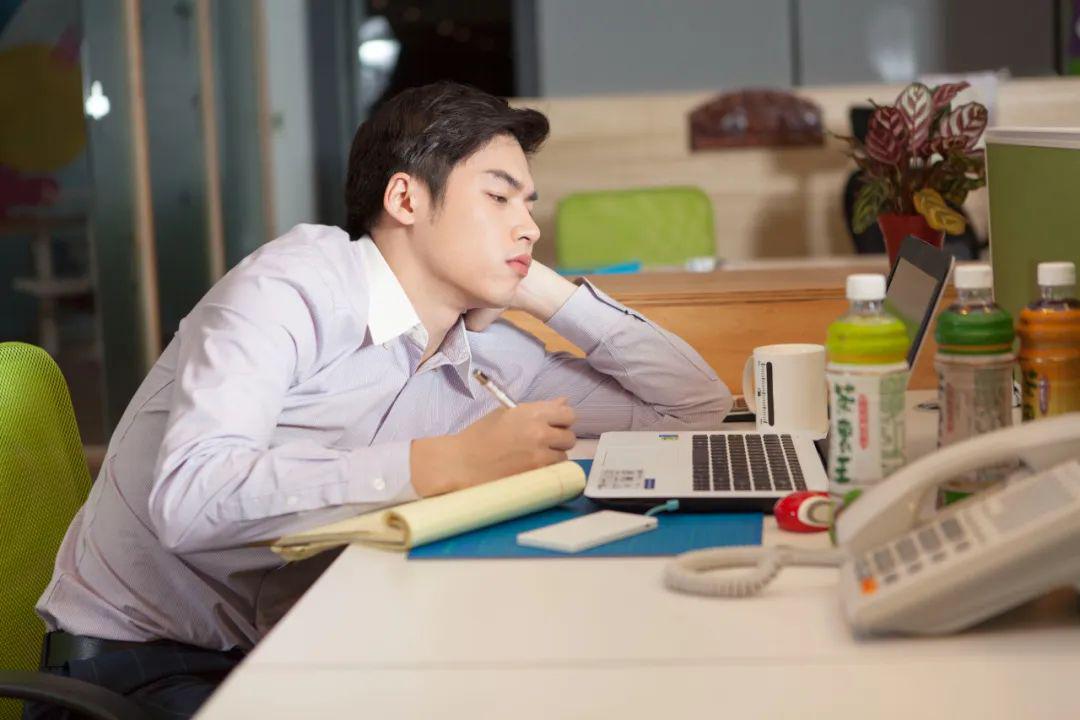 尿毒症|生活中若出现了这4种现象，可能是尿毒症的前兆，注意预防