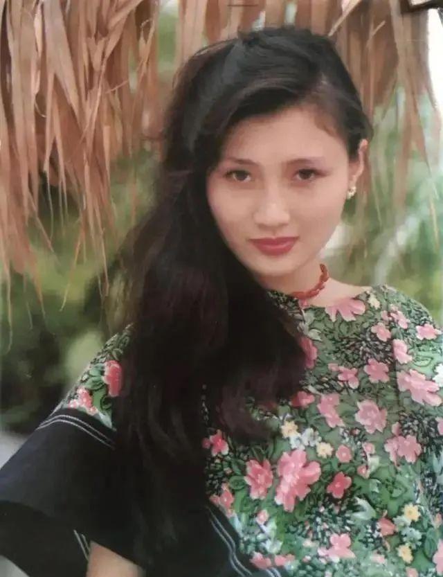 蒋勤勤|10位中式美人现状：蒋勤勤有法令纹，陈德容、梁小冰脸型有变化