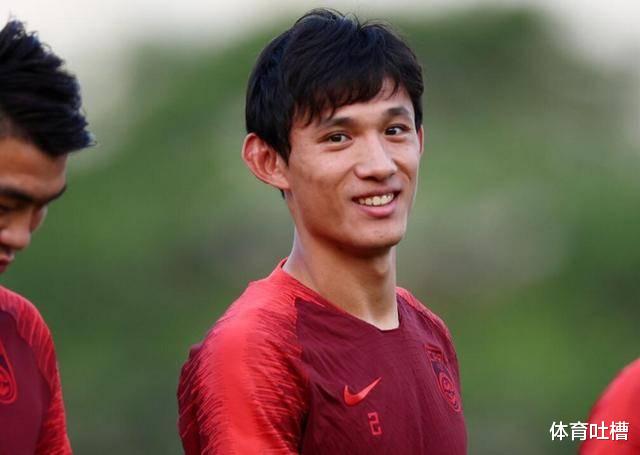 国足|难堪大任！国足0-2惨败日本之后，球迷直言：这3人不要再用了