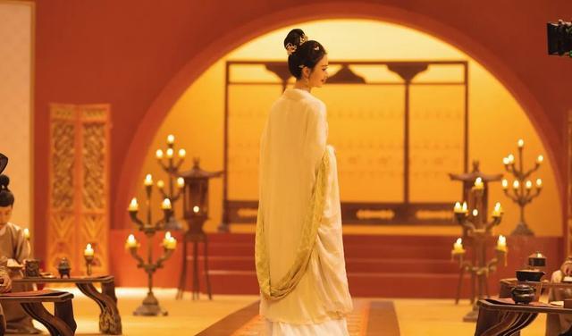 赵丽颖|赵丽颖身穿汉服，诠释东方美人如画的优雅，离婚后活出自信与自我