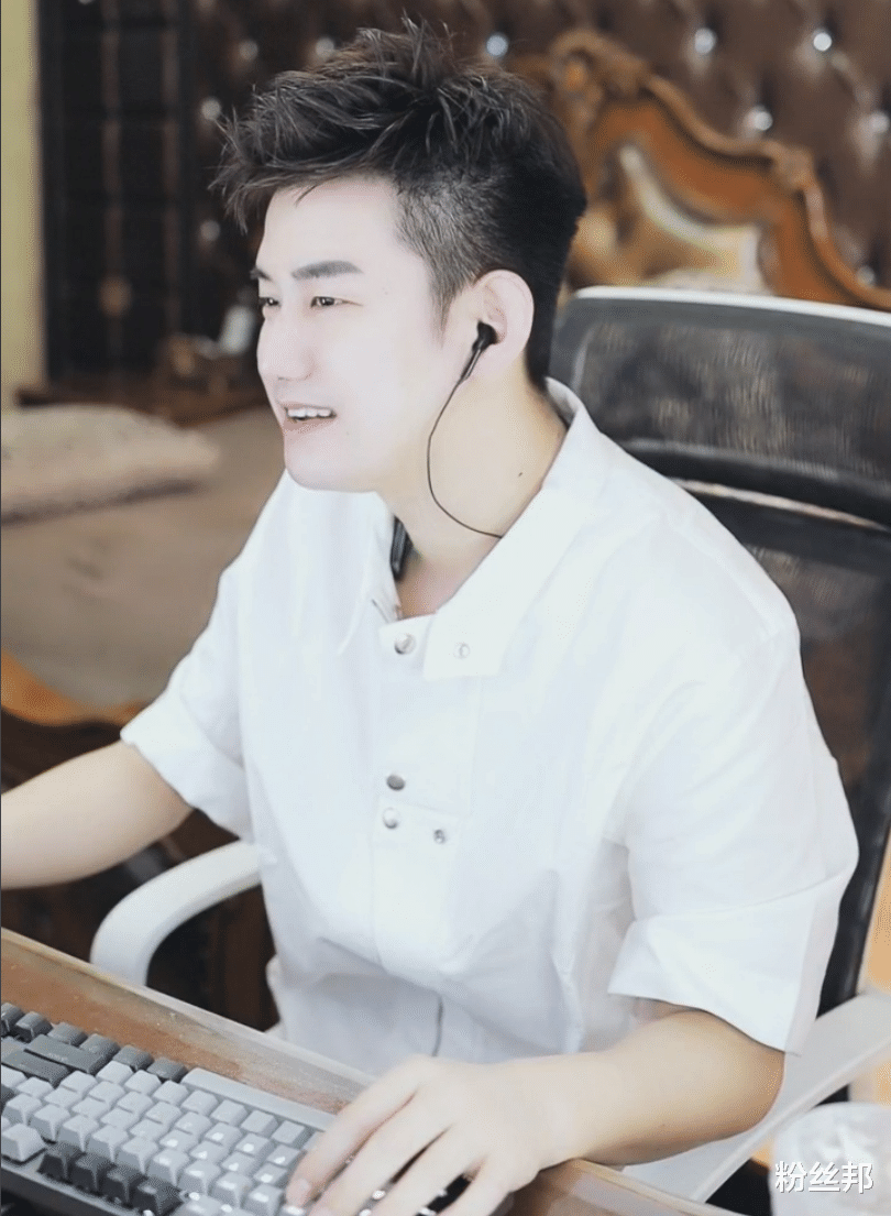 阿哲|YY3亿票“头条”大战，阿哲与秋哥硬钢，擂主和代言人难见分晓