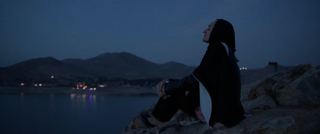 阿富汗女人的勇，奈飞只拍出了「圣母感」