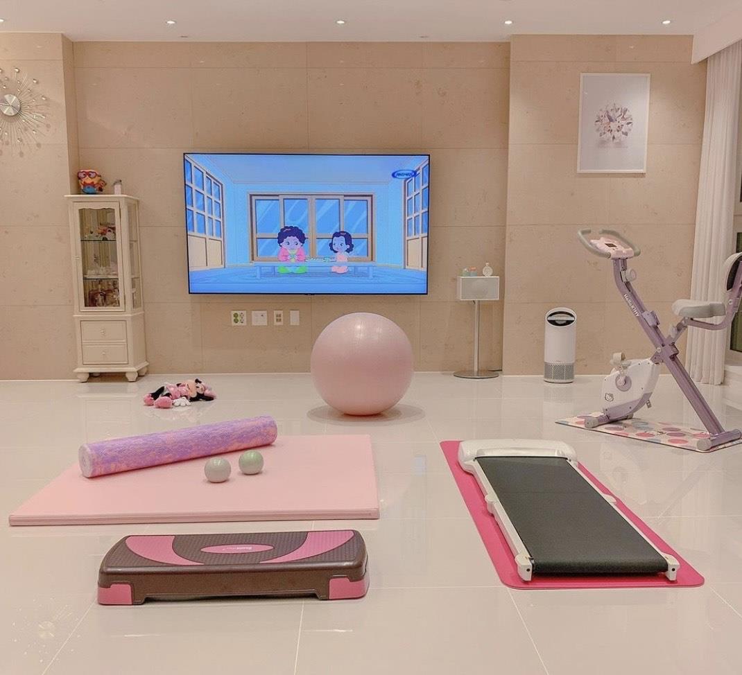 韩国三口之家,吸粉无数!全屋唯美得堪比韩剧中的场景,精致极了