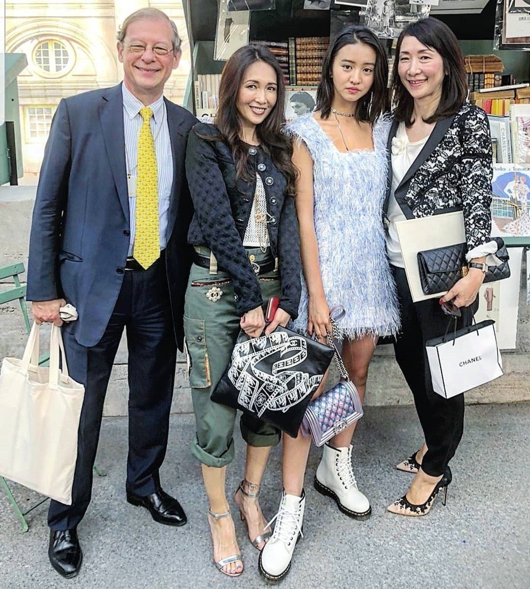 刘海 工藤静香发型师亲授：细调卷度与刘海就有整容效果，木村嫂回春了