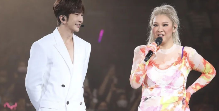 郑欣宜|大放异彩！35岁郑欣宜红馆开唱，瘦了4个码的她终于走上人生巅峰