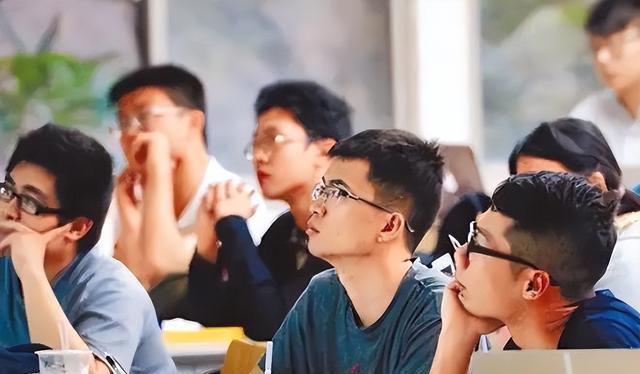 大学|不惧“中年失业”的几类职业,工资不高但越老越吃香,你选对了吗