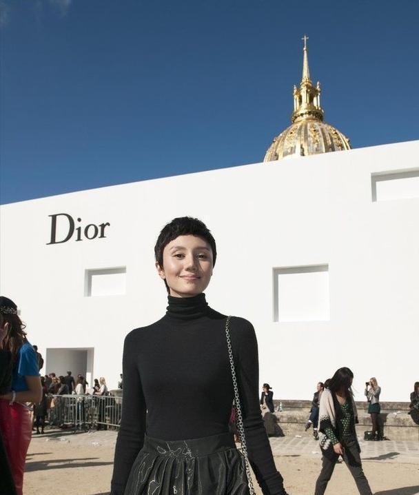 连衣裙 袁泉头发越短人越美,气质和气场双双爆棚,网友:学不来