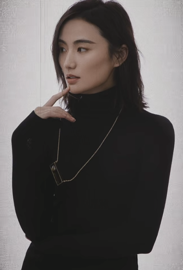 李亚鹏|李亚鹏妻子开通新账号，仅关注李亚鹏一人，当妈后回归家庭当全职太太