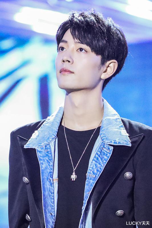 帅哥|这三位曾经被嘲三白眼,如今个个成为顶流,网友:这才是帅哥标配!