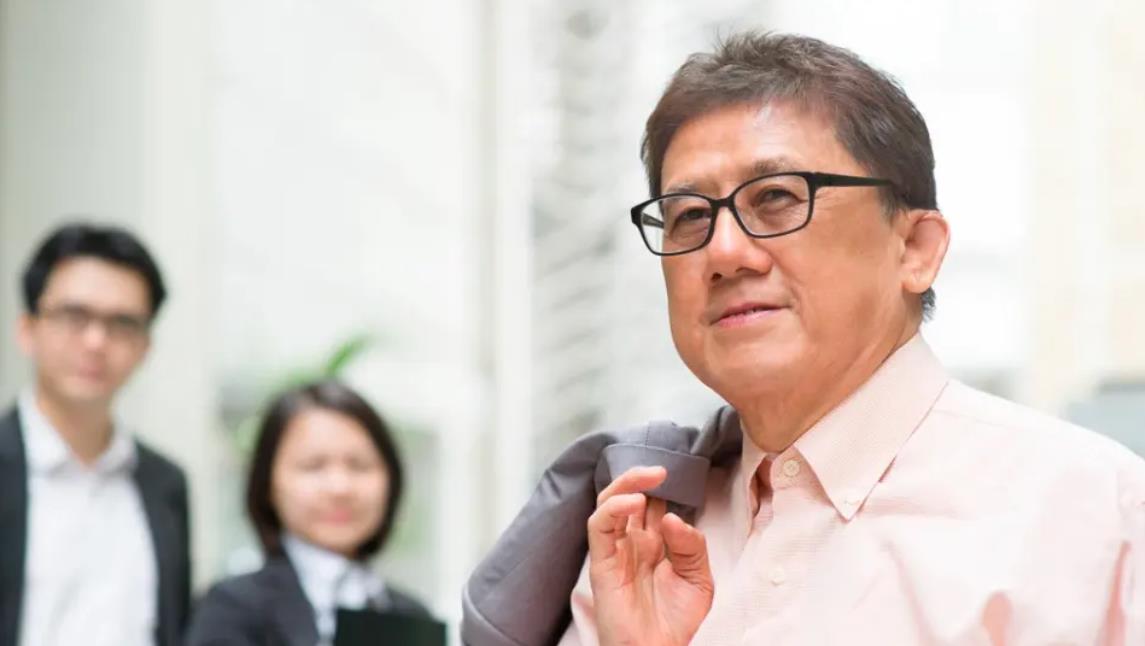 退休|职场退休人士办完退休手续，说出单位的7个很现实的现象，很扎心