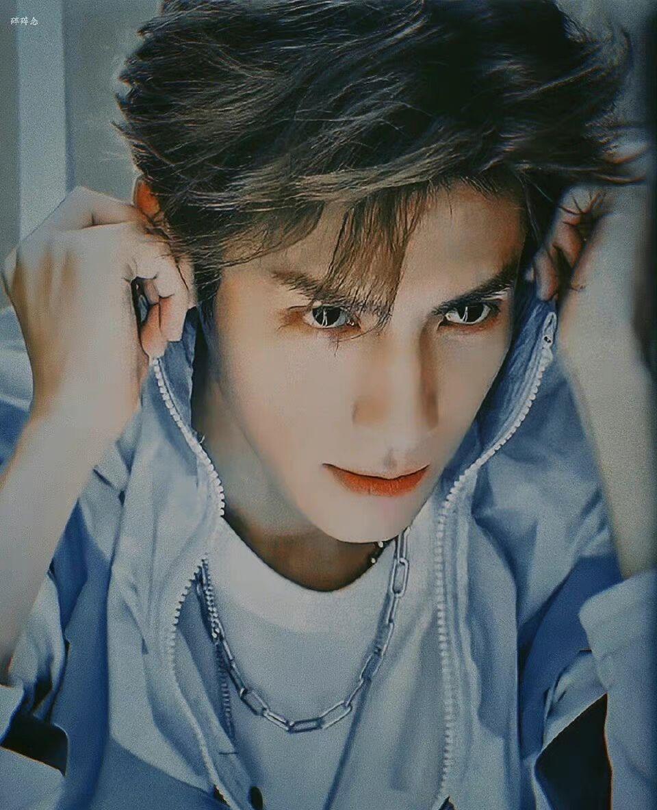 明星|一眼难忘的浓颜系明星!眉眼如画立体雕塑美,撕漫画入人间的仙葩