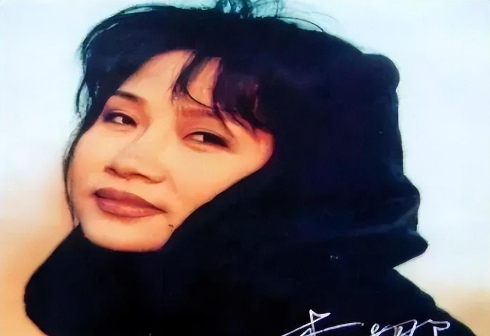 李娜|歌后李娜:曾与毛阿敏齐名的她,为何在当红时期突然隐退?