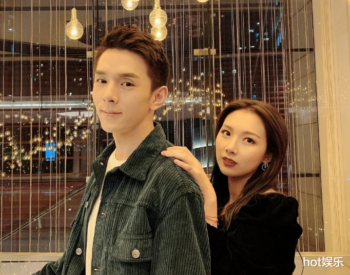 黑豹2|消失3个月,李佳琦王者归来,录新节目显疲惫,脸上冒出青春痘