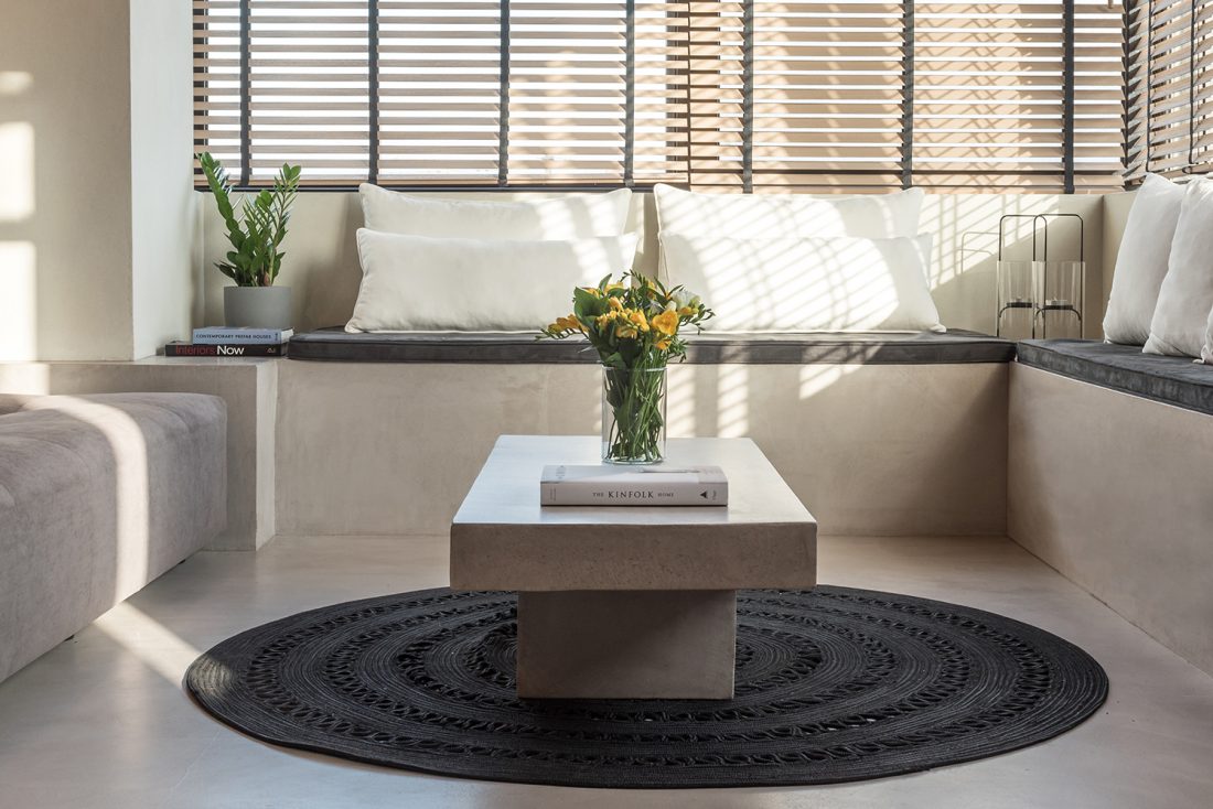 家具统统都不买，直接用水泥浇筑，这是我见过的最炫酷工业风家.