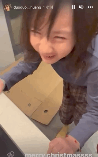 黄磊|黄磊三个儿女过圣诞，多多带弟弟妹妹跳舞好欢乐，分享弟弟正面照