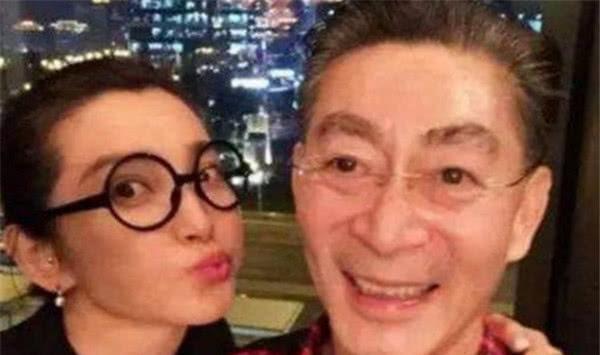 六小龄童|网友：女儿太美了！61岁六小龄童近照，妻子是西游记中的她？