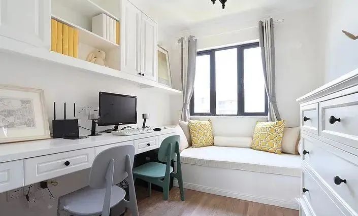 别傻了,榻榻米是要这样装的,你家乱装白花钱还不实用,太浪费!