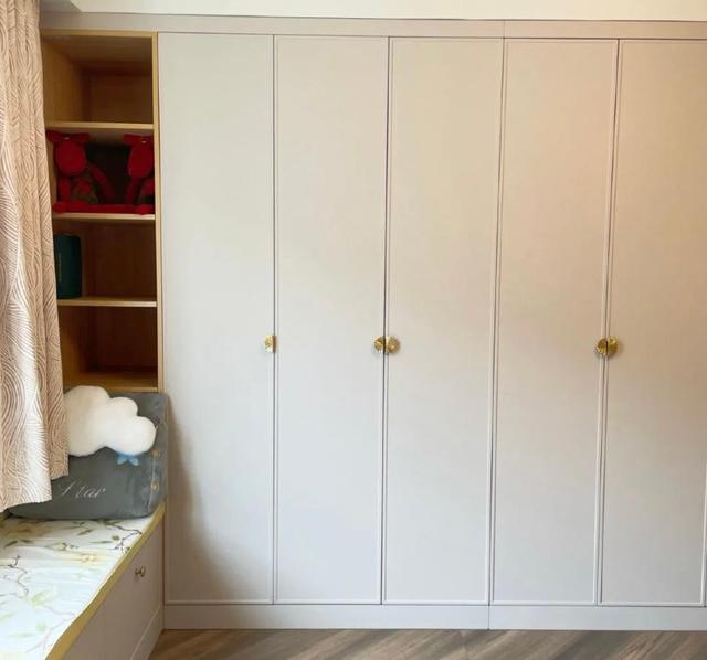 全屋定制是选大品牌还是小厂家?入坑多年,谈谈真实感受!