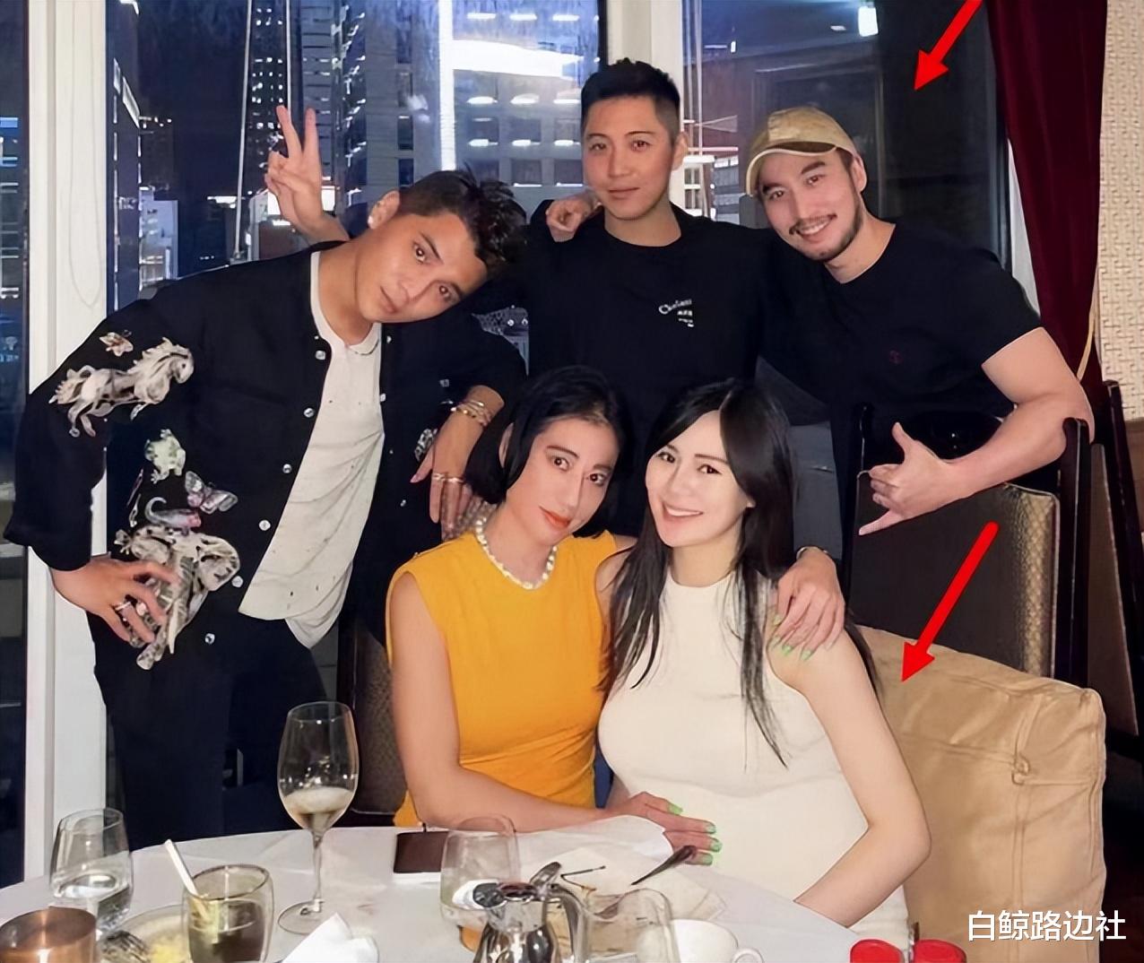 赖弘国|赖弘国晒夫妻合照!庆祝二婚妻子坐完月子,女方气质出众不输阿娇