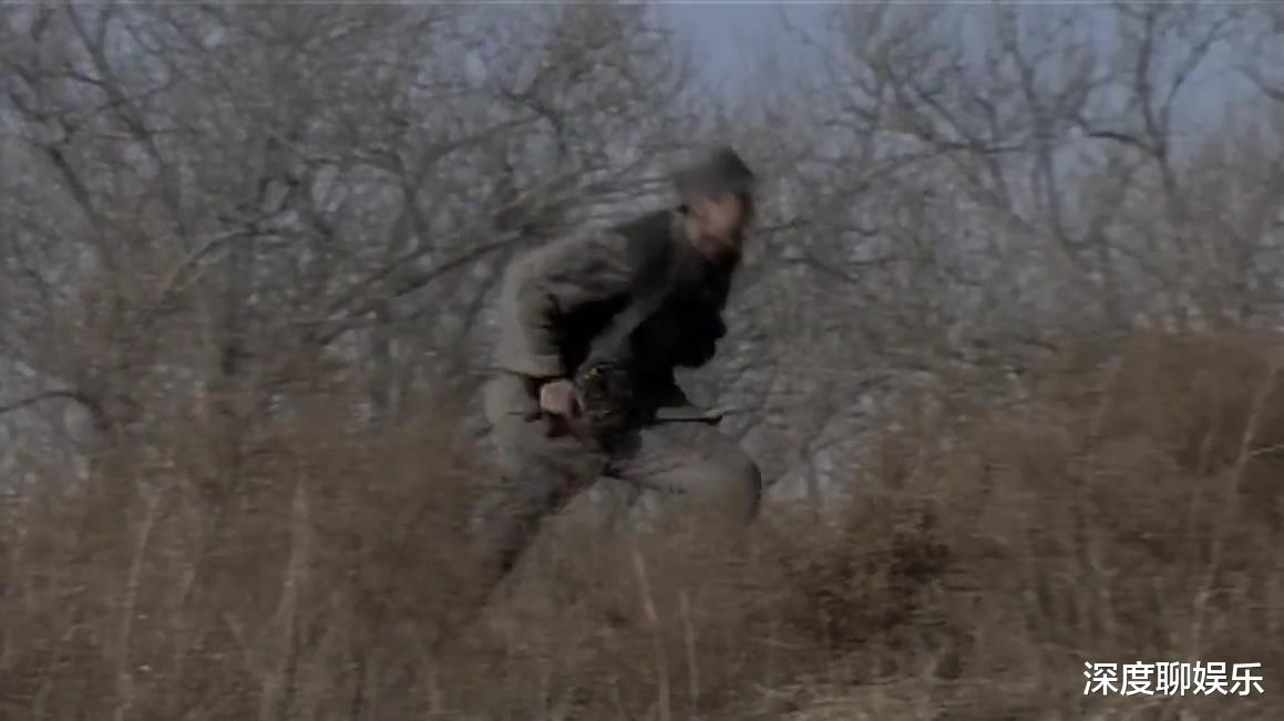 亮剑|亮剑：柱子是怎么死的？旧版被流弹击中，新版：格局打开了