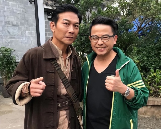 艾威|63岁港星商演出场费12000元惨遭群嘲：挣钱嘛，有何丢人的？