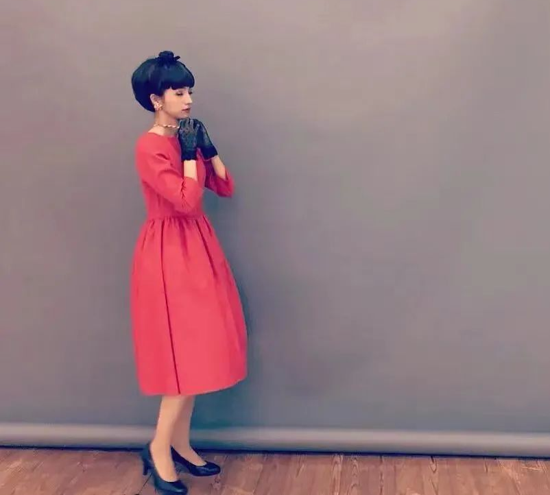 费贞绫|18岁出道,39岁剃光头出家,70岁还完4000万