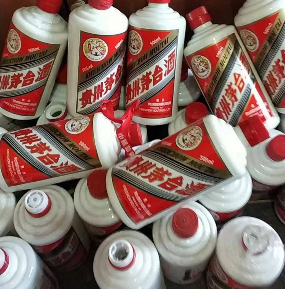 江苏一老爷子寿宴,竟连开6箱茅台,其孙子宴后竟做出“荒唐事”