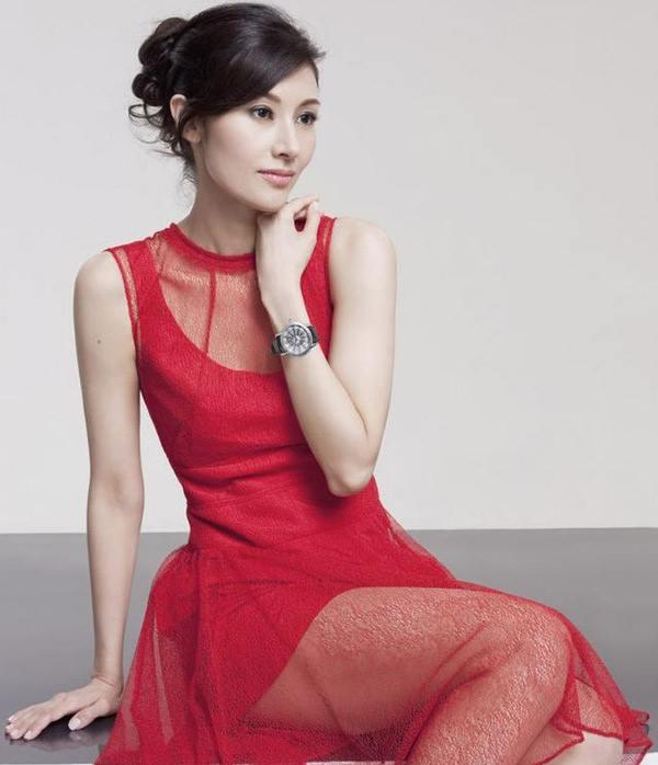 李嘉欣|李嘉欣牵手许晋亨同游东京，力破夫妻不和传闻，两人依旧很腻歪