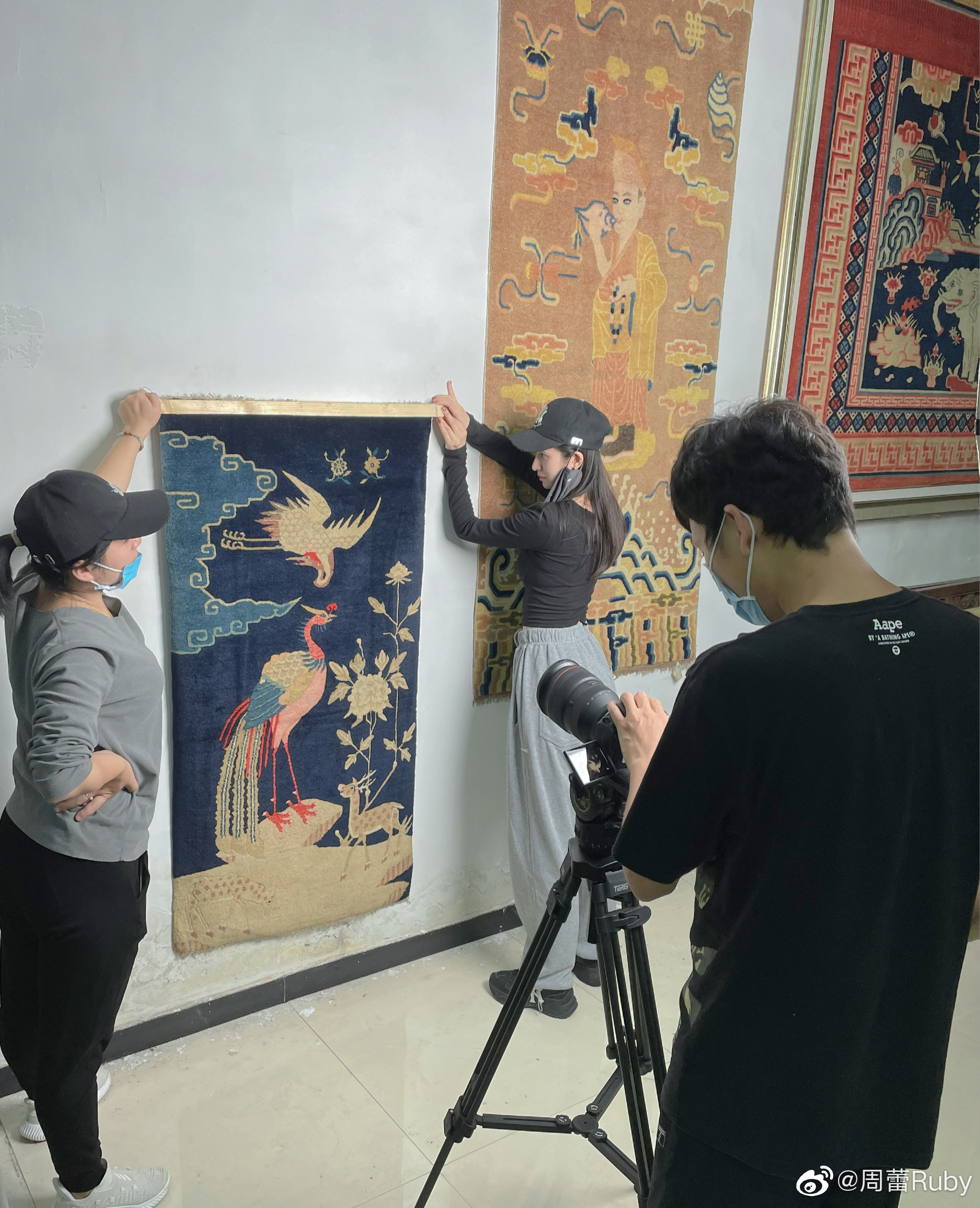 周蕾|王治郅二婚娇妻北大硕士毕业，首做幕后拍摄毕业作品，A4腰很吸睛