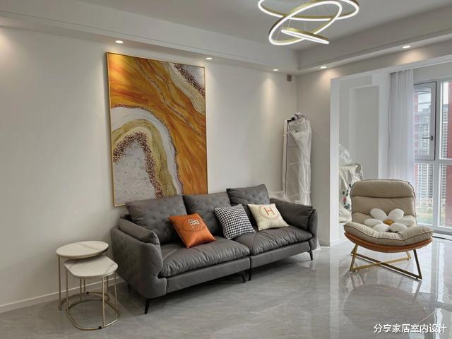 看她家准备要入住的新房,打扫干净真漂亮,悬空电视墙很大气!