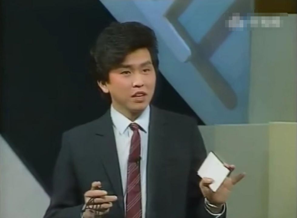 张泽群|主持人张泽群：12次上春晚，55岁老来得子，曾把一年工资捐给家乡