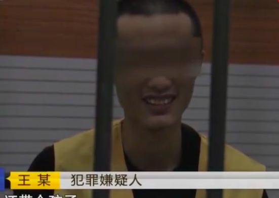2018年女子晚上和前夫睡,白天和男友睡被杀,男友:她要50万彩礼