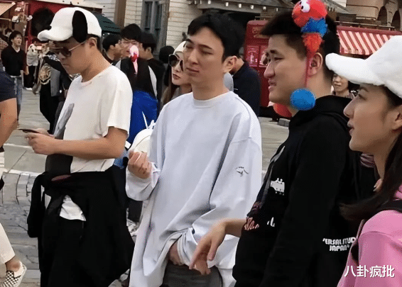 王思聪|滨边美波、川口春奈和王思聪玩耍，居然未成年？