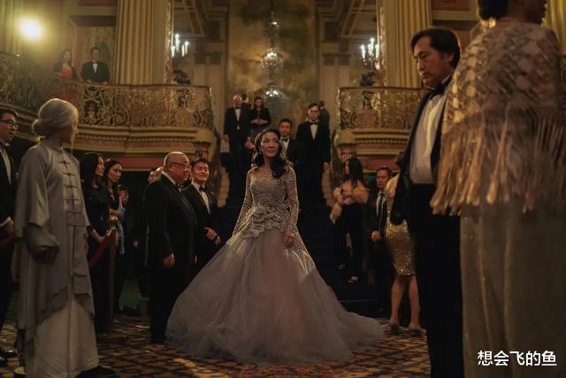 柳岩|没想到，59岁的杨紫琼会用一部“黄暴污”的电影，成为今年的王炸