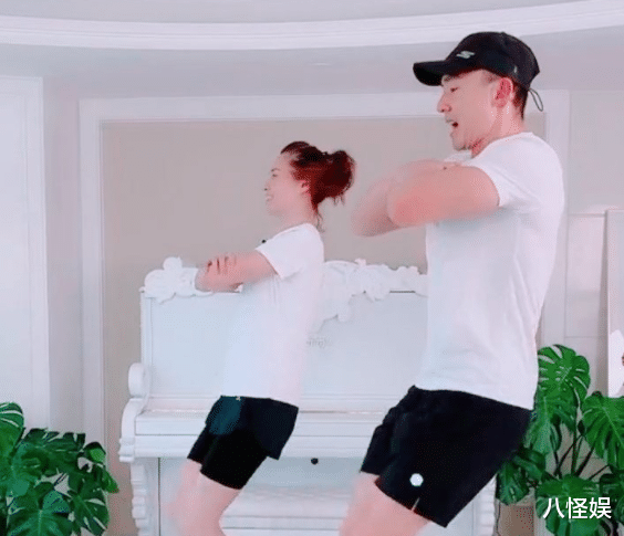 宁静|刘畊宏晒女儿近照,9岁小泡芙眼睛黑亮长相清秀,被赞:美人胚子