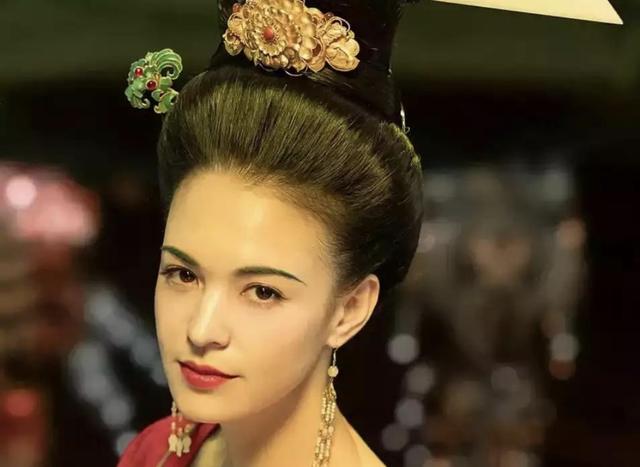 董洁|“花期太短”的10位女星，当初惊为天人，再见毫无灵气，沦为路人