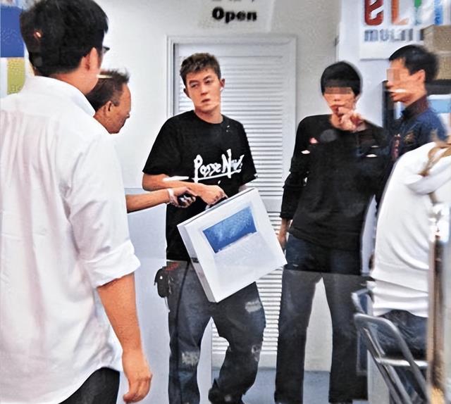 陈冠希|影响陈老师一生，爆出1400张照片的人，如今出狱却被该行业所排斥