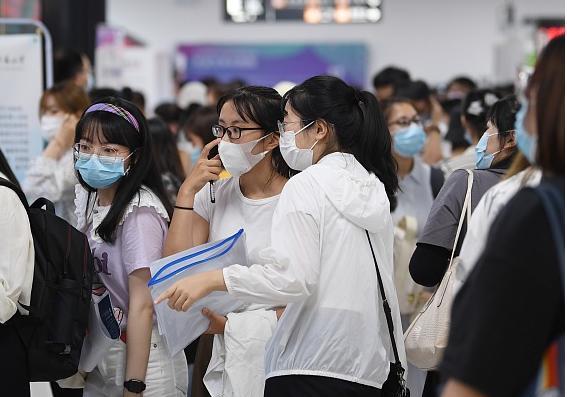 本科生|瘦的骆驼比马大,本科生月收入排名前10的职业,看完想换专业