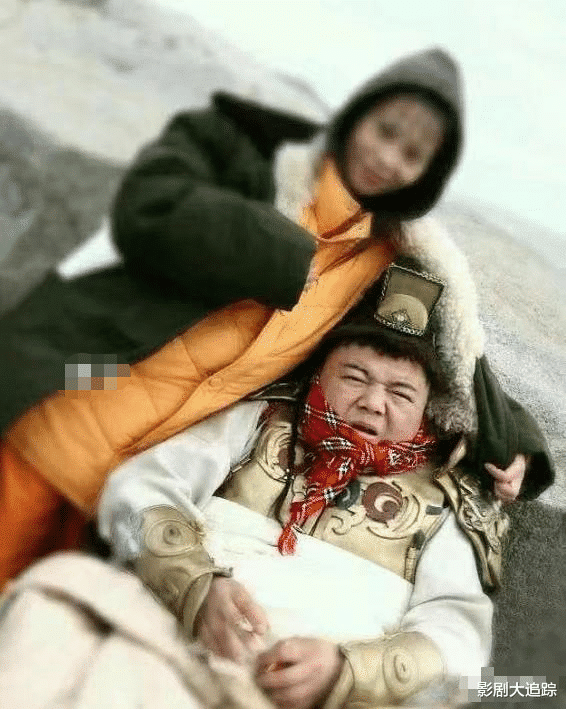 猪八戒|著名演员猪八戒自称转行当环卫！烈日下扫大街，动作熟练令人心酸