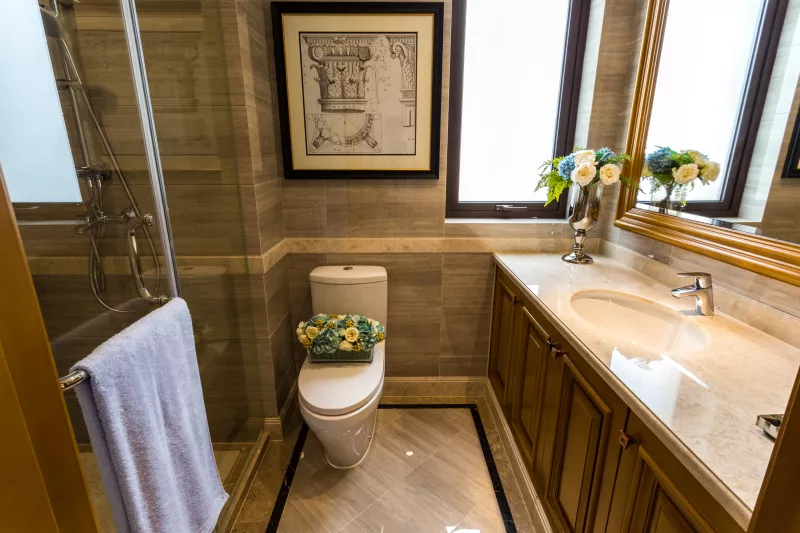 厕所装风暖和灯暖哪个合适?精明人用它,温暖还省电!