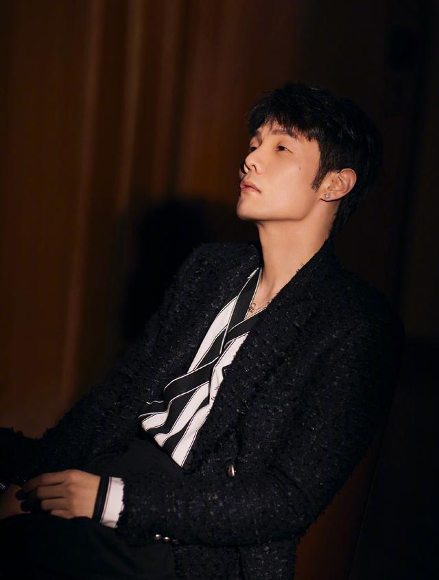 杨祐宁|李荣浩杨丞琳:我们分开300多天视频2次,也许相见不如怀念