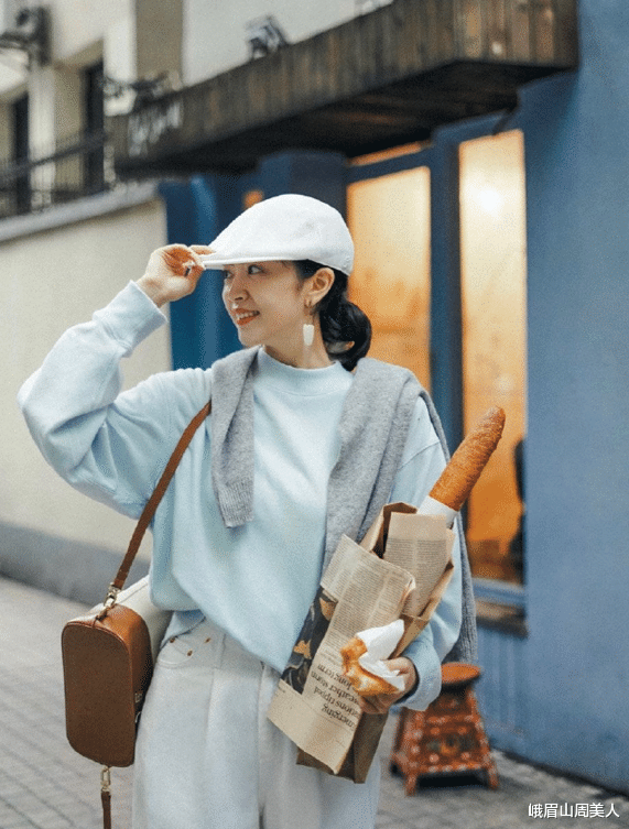 美容师 ?提醒你：千万不要小瞧贝蕾帽，戴上洋气又减龄，三木母女都爱了